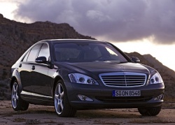 Mercedes-Benz S W221