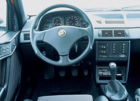 Alfa Romeo 155174