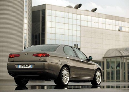 Alfa Romeo 166 2004 год вид сзади