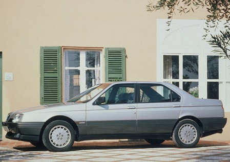 Alfa Romeo 164 1987 год вид сбоку