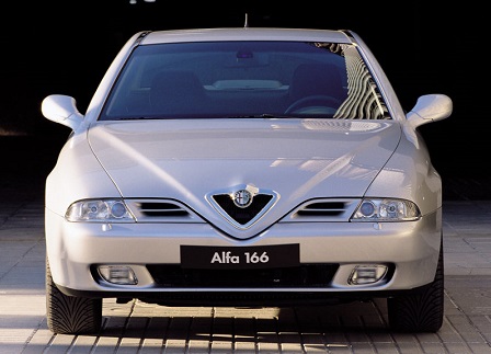 Alfa Romeo 166 1998 год вид спереди