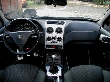 Alfa Romeo 145 салон