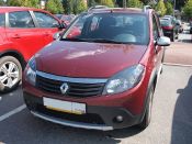 Renault Sandero вид спереди